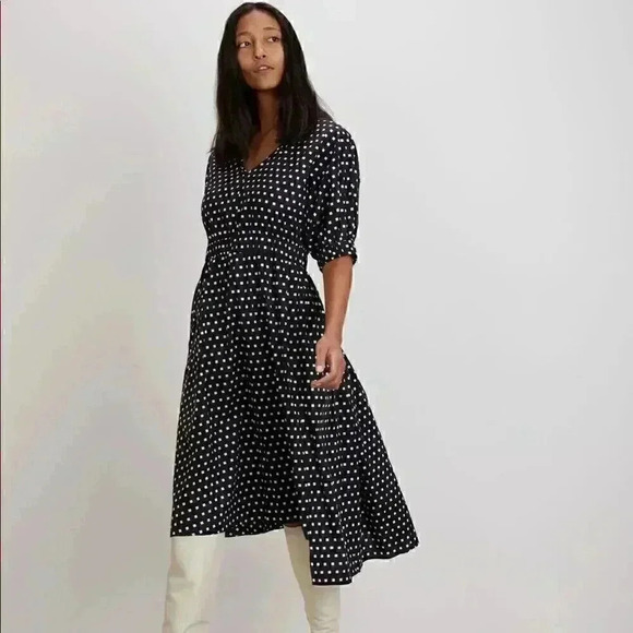 The Kit. Dresses & Skirts - The Kit. Black cube Sophie dress NWT L